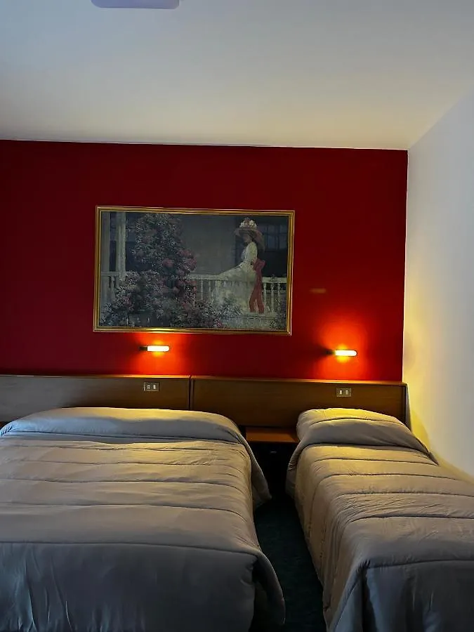 Hotel Rey'S مونتيجروتو تيرمي إيطاليا
