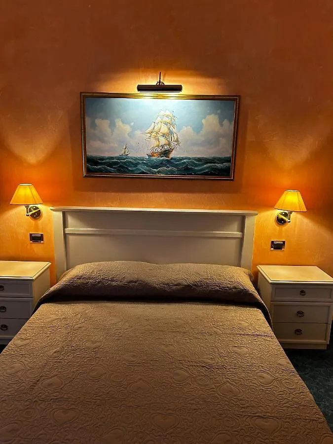 Hotel Rey'S مونتيجروتو تيرمي 3*,  إيطاليا